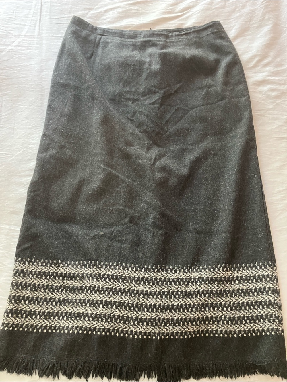 Wool fringed skirt  with woven patterned  hem vintage Dressbarn Made in USA 16
